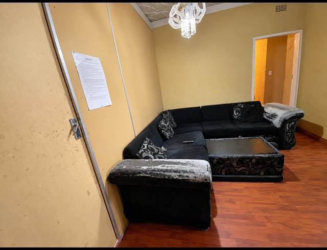 23 BEDROOM HOUSE FOR SALE IN BEDWORTH PARK